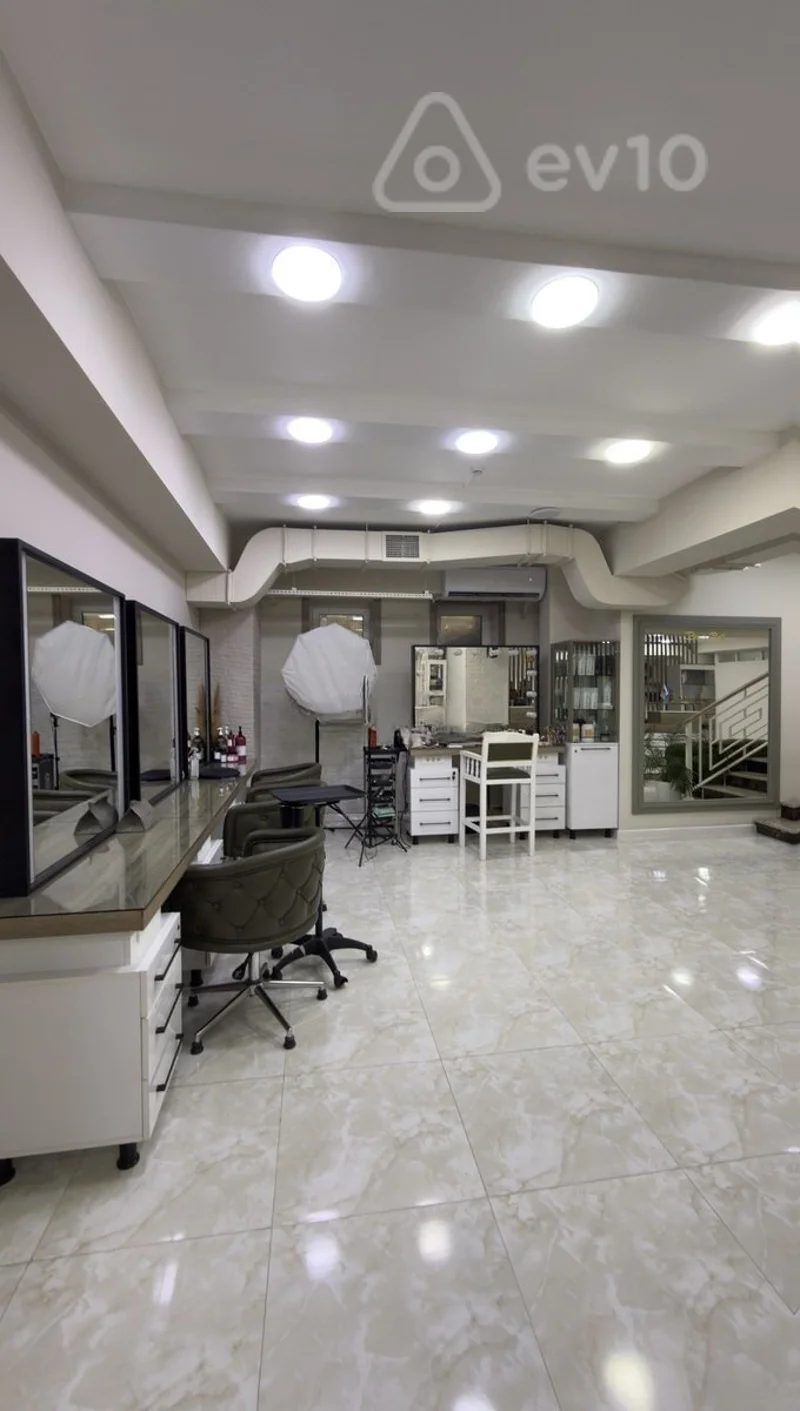 Obyekt, 220 m², Naxcani küçesi 32 — Əmlak, Bakı (8)