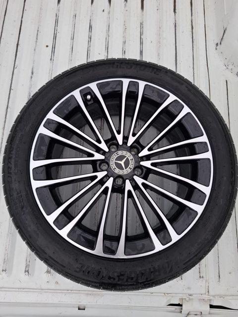 Mercedes təkəri 255/45 R18 — 1 850 ₼ · Bakı · Ehtiyat hissələri və aksesuarlar Mercedes təkəri 255/45 R18 — Bakı