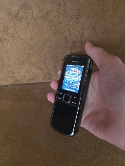 Nokia 8800 Qutusu var Adabtor Var Prablemsizdir Çatdırılma var — Bakı