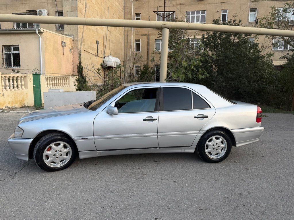 Mercedes C 220, 2.2 L, 1995 il, 420 000 km 10-VC-782 — Avtomobillər, Bakı (2)