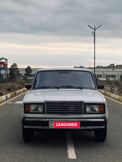 VAZ 2107 – klassik 4 qapılı sedan Xarici görünüş: - Rəng: ağ — 7 500 ₼ · Гобу · Avtomobillər VAZ 2107 – klassik 4 qapılı sedan Xarici görünüş: - Rəng: ağ — Гобу