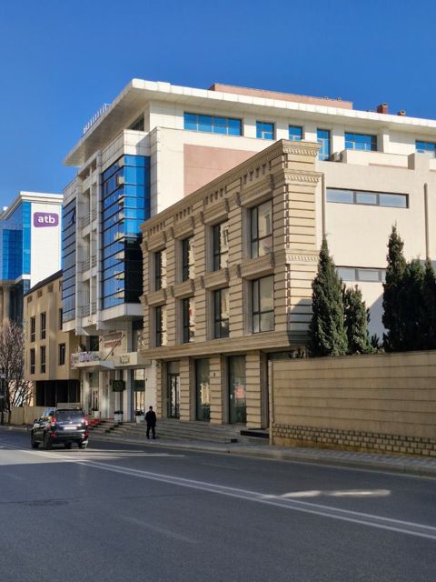 İcarəyə verilir 8 otaqlı yeni tikili 285 m² — Mənzil