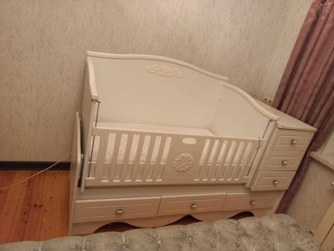 Beşik satilir 80 azn Yellenir. Evden tez çıxma lidir deya ucuz — 80 ₼ · Bakı, Nərimanov · Bəşikləri Beşik satilir 80 azn Yellenir. Evden tez çıxma lidir deya ucuz — Bakı