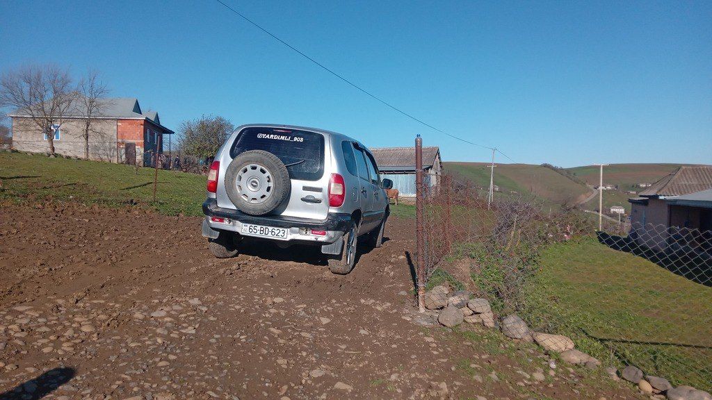 Chevrolet Niva, 1.7 L, 2004 il, 272 000 km 65-BD-623 — Avtomobillər, Yardımlı (3)