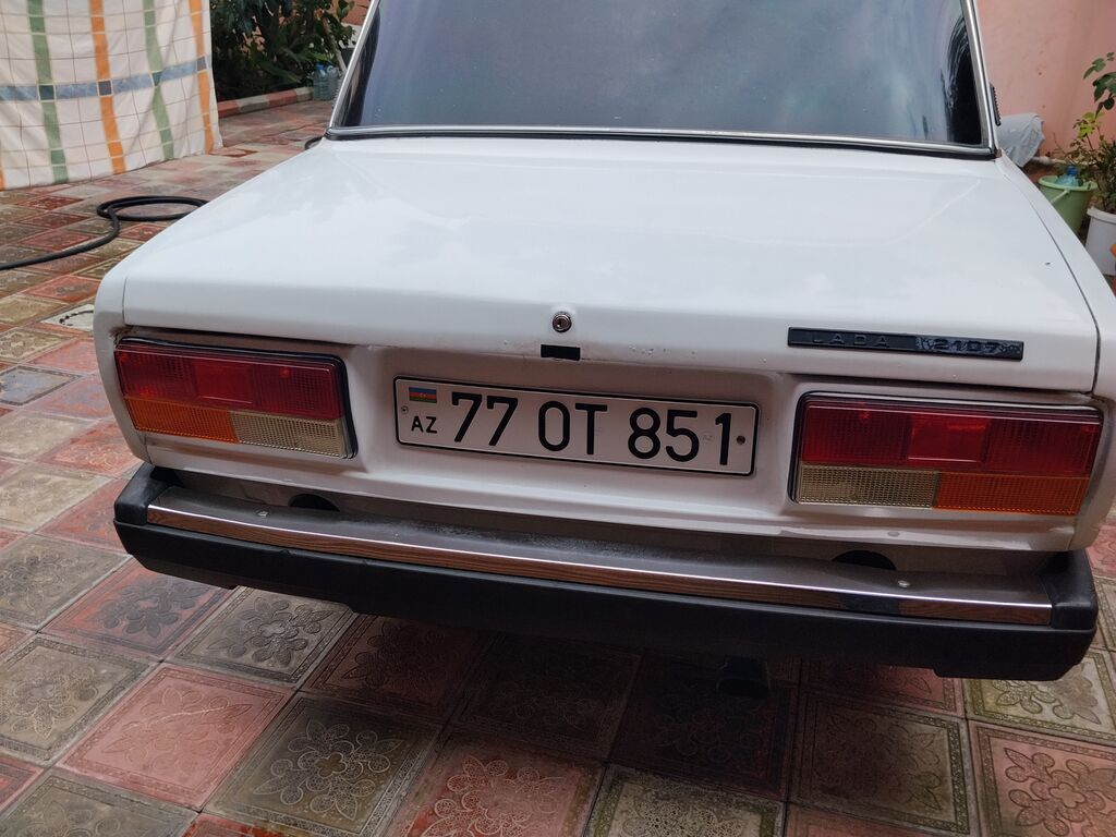 Lada 2107, ağ rəng, sedan. maşın idealdır. heçbir xərc tələb 77-OT-851 — Avtomobillər, Masazır (10)