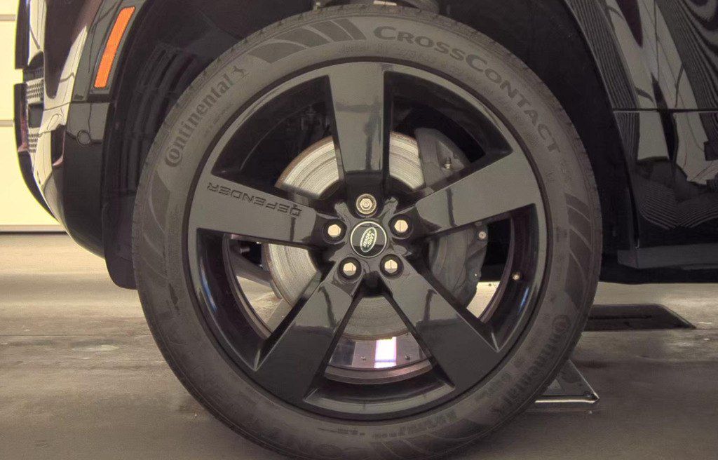 Land Rover Defender, 3.0 L, 2024 il, 27 510 km — Avtomobillər (6)