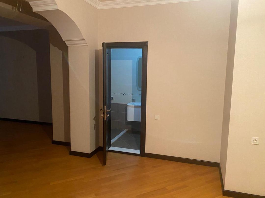 Satılır 4 otaqlı yeni tikili 205 m² — Mənzil, Bakı (2)