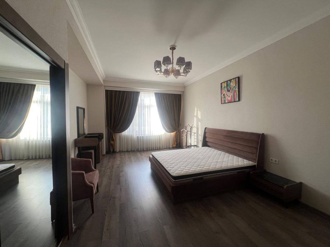 İcarəyə verilir 4 otaqlı yeni tikili 200 m² — Mənzil, Bakı (7)