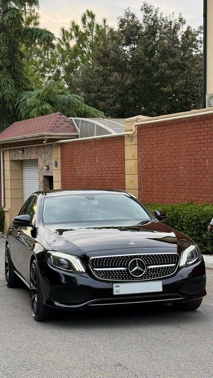 Mercedes E 220 d, 2.0 L, 2018 il, 136 300 km — Avtomobillər, Bakı (4)