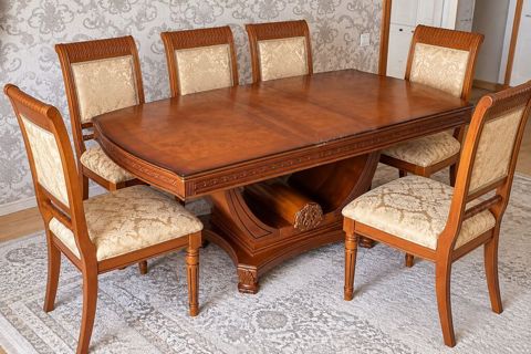 Masa dəsti satılır 350₼. 6 oturcağı var.Ünvan Köhnə — esyasatisi — Үстелдер және орындықтар