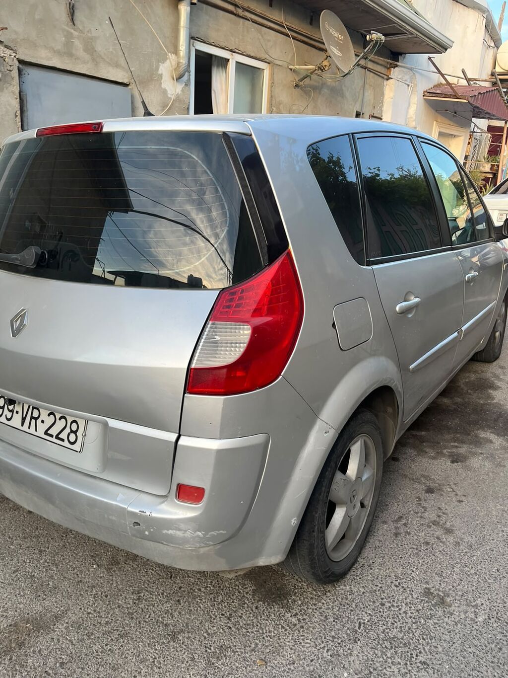 Renault Scenic (gümüş rəng), kompakt monovolumen. Xüsusiyyətlər 99-VR-228 — Avtomobillər, Bakı (3)