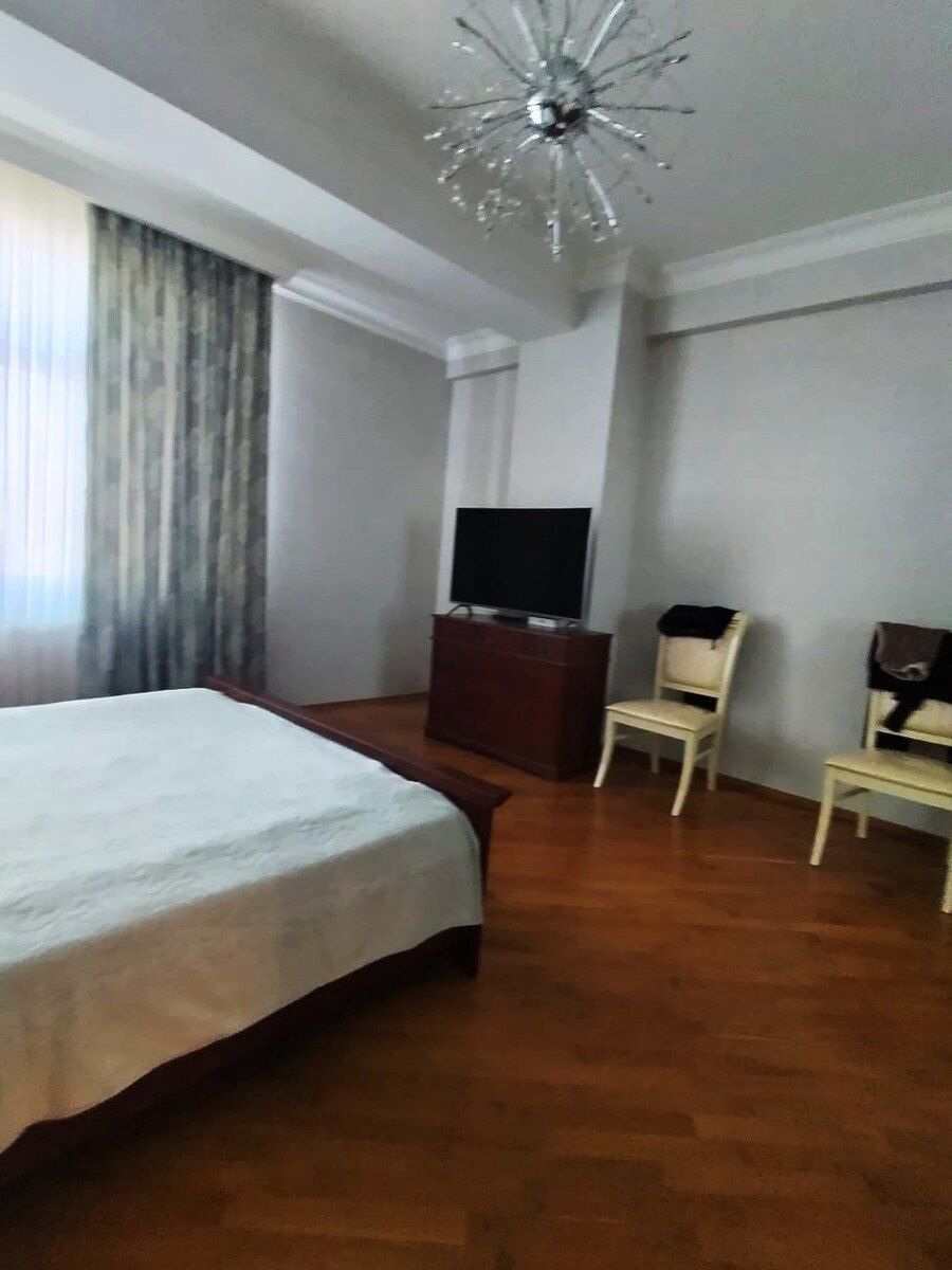 Satılır 4 otaqlı yeni tikili 190 m² — Mənzil, Bakı (10)
