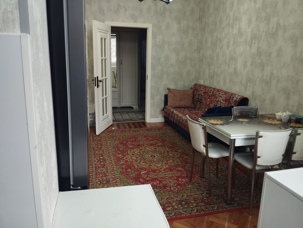 Gence prospektinde en hundur yede, Leningrad proektli ganuni 3 otaq — Mətbəx mobilyası, Bakı (3)