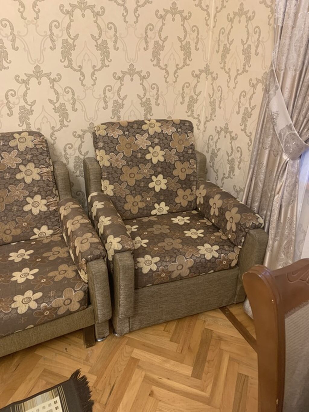 Çiçək naxışlı yumşaq mebel dəsti - Tərkibi: 3 nəfərlik divan + 2 ədəd — Yumşaq mobilya dəstləri, Bakı (4)