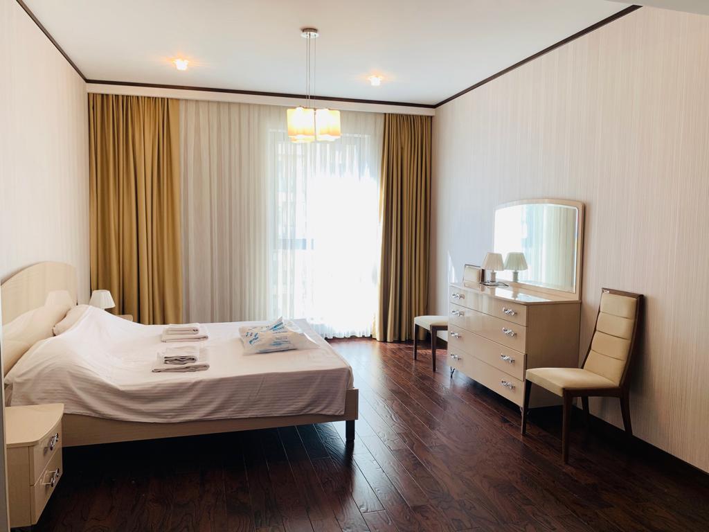 İcarəyə verilir 3 otaqlı yeni tikili 160 m² — Mənzil, Bakı (11)