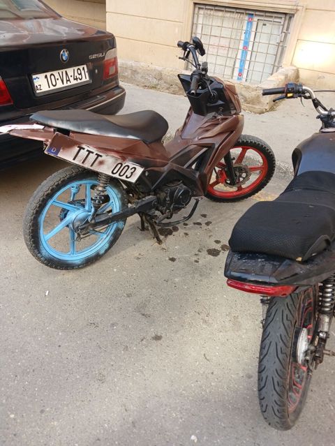 Noşqa xarabdi bidə arxa təkər bartiyibb belə xodanir surulurrdə 30 — 270 ₼ · Bakı · Mopedlər və skuterlər Noşqa xarabdi bidə arxa təkər bartiyibb belə xodanir surulurrdə 30 — Bakı