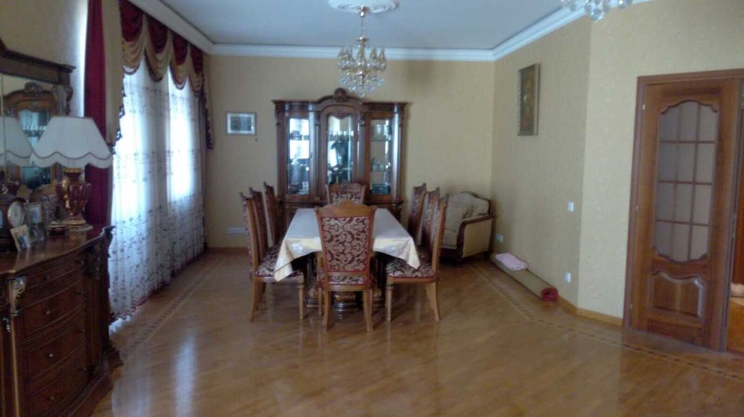 Satılır 5 otaqlı yeni tikili 200 m² — Mənzil, Bakı