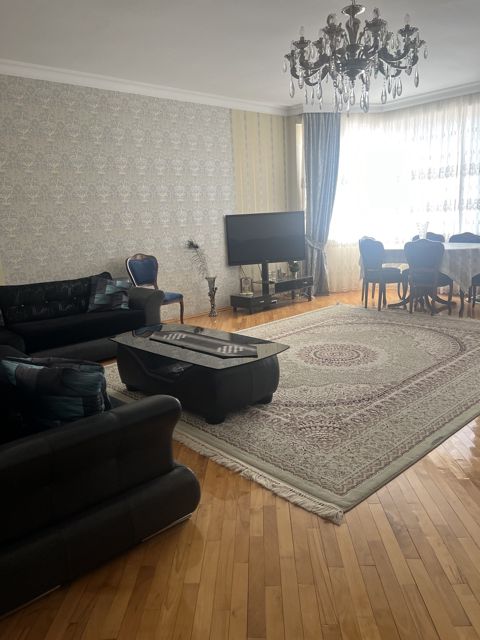 İcarəyə verilir 3 otaqlı yeni tikili 140 m² — Bakı
