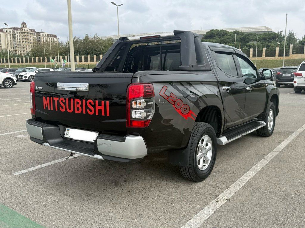 Mitsubishi L200, 2.4 L, 2022 il, 147 000 km — Avtomobillər, Bakı (5)