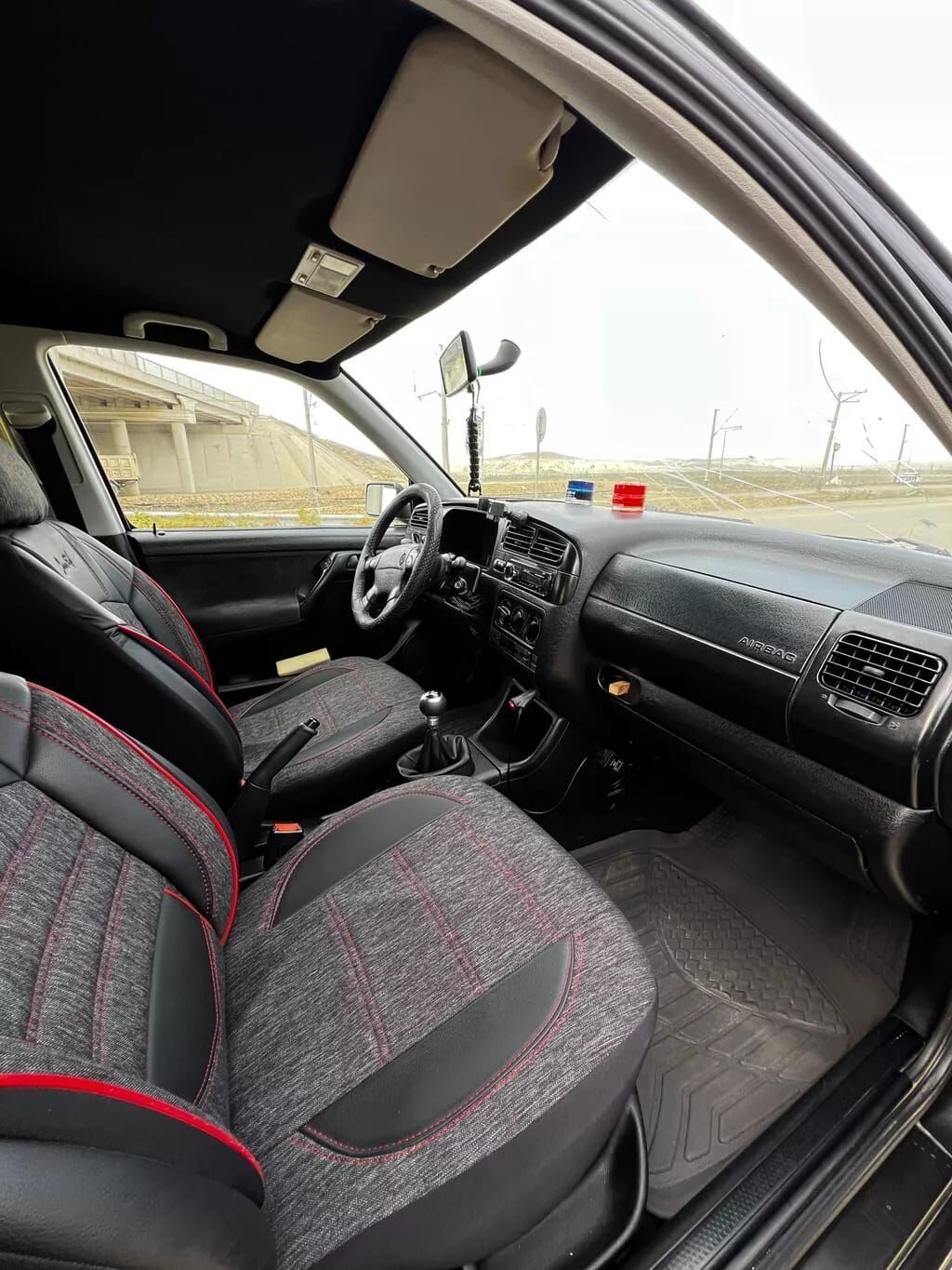 Volkswagen Golf: 1.8 l 1997 il Hetçbek 77-NP-651 — Avtomobillər, Bakı (6)