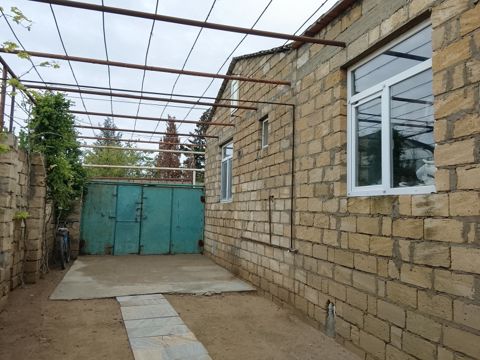 Satılır 4 otaqlı həyət evi/bağ evi 100 m² — Bakı