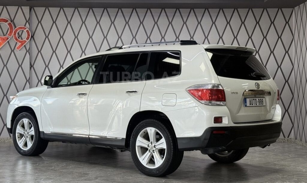 Toyota Highlander – ağ rəngli, 7 yerlik geniş krossover/SUV. Əsas — Avtomobillər, Bakı (2)