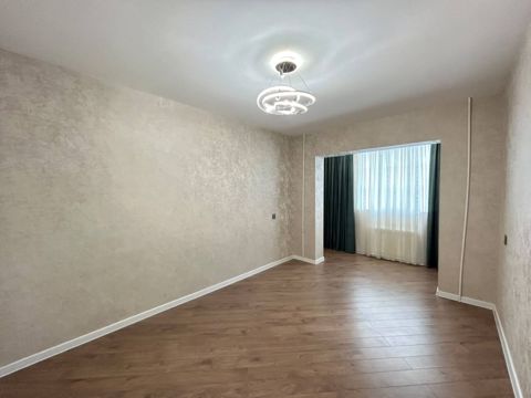 Satılır 3 otaqlı köhnə tikili 85 m² — Bakı