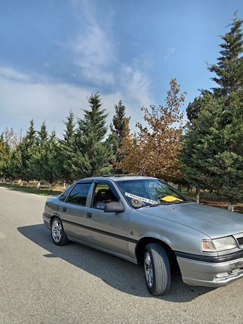 Opel Vectra, 1993 il — 4 500 ₼ · Bakı · Avtomobillər Opel Vectra, 1993 il — Bakı