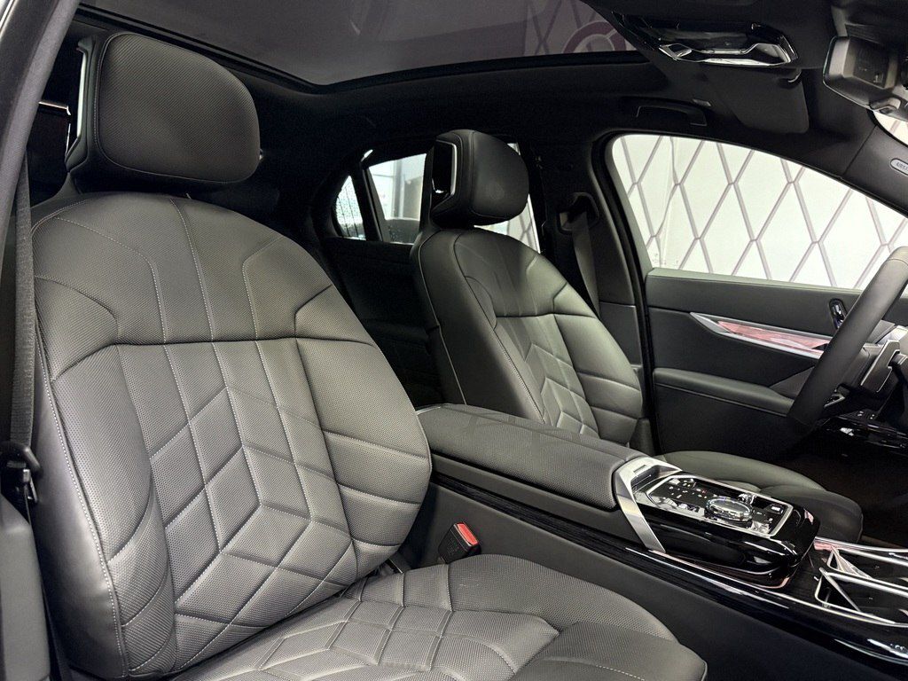 BMW 740, 3.0 L, 2025 il, 6 000 km — Avtomobillər, Bakı (9)