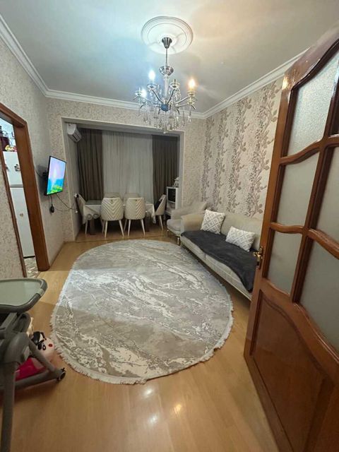 Satılır 2 otaqlı köhnə tikili 55 m² — Bakı