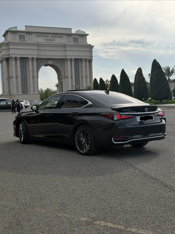 Lexus ES 300h, 2.5 L, 1.3 kWh, 2023 il, 57 000 km — Avtomobillər, Gəncə (8)