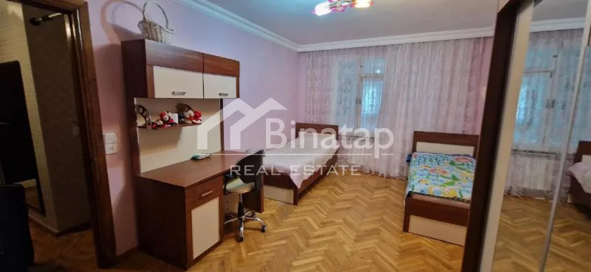 Satılır 3 otaqlı köhnə tikili 80 m², İnşaatçılar metrosu, Yasamal rayonu — Mənzil, Bakı (4)