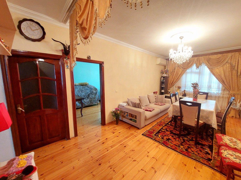 Satılır 4 otaqlı köhnə tikili 101 m² — Mənzil, Bakı (3)