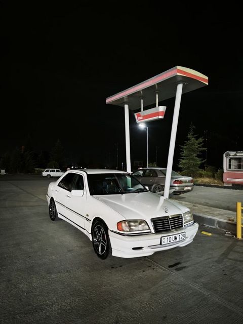 Mercedes C 200, 2.0 L, 1994 il, 500 000 km — 8 800 ₼ · Bakı · Avtomobillər Mercedes C 200, 2.0 L, 1994 il, 500 000 km — Bakı