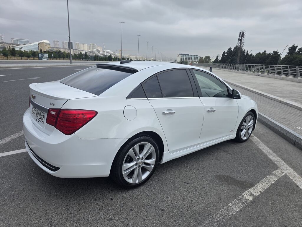 Chevrolet Cruze: 1.4 l 2014 il 195000 km Sedan 77-XU-042 — Avtomobillər, Bakı (7)