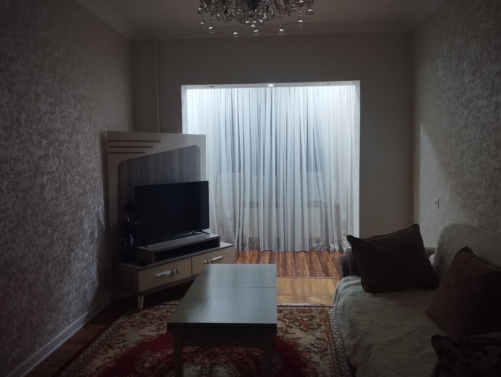 Gence prospektinde en hundur yede, Leningrad proektli ganuni 3 otaq — Mətbəx mobilyası, Bakı (8)
