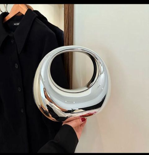 Klatç 362363364, plastik, gümüşü — 49 ₼ · Bakı · Mallar Klatç 362363364, plastik, gümüşü — Bakı