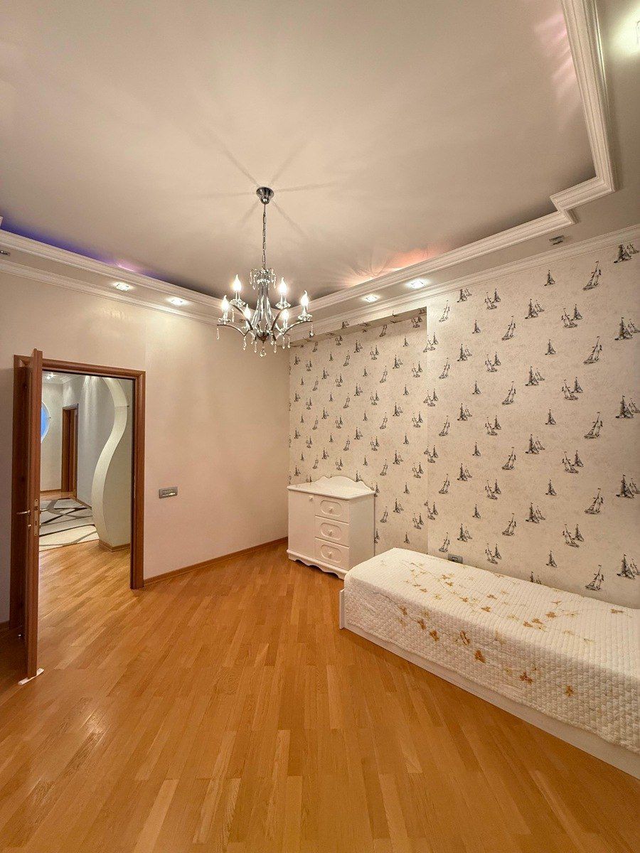 Satılır 4 otaqlı yeni tikili 200 m² — Mənzil, Bakı (7)