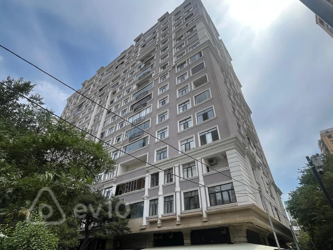 3 otaqlı mənzil, 111 m², xan Şuşinski küçəsi — Bakı