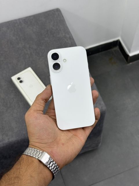 Apple iPhone 16 White 128GB/8GB — 1 200 ₼ · Bakı · Smartfonlar Apple iPhone 16 White 128GB/8GB — Bakı