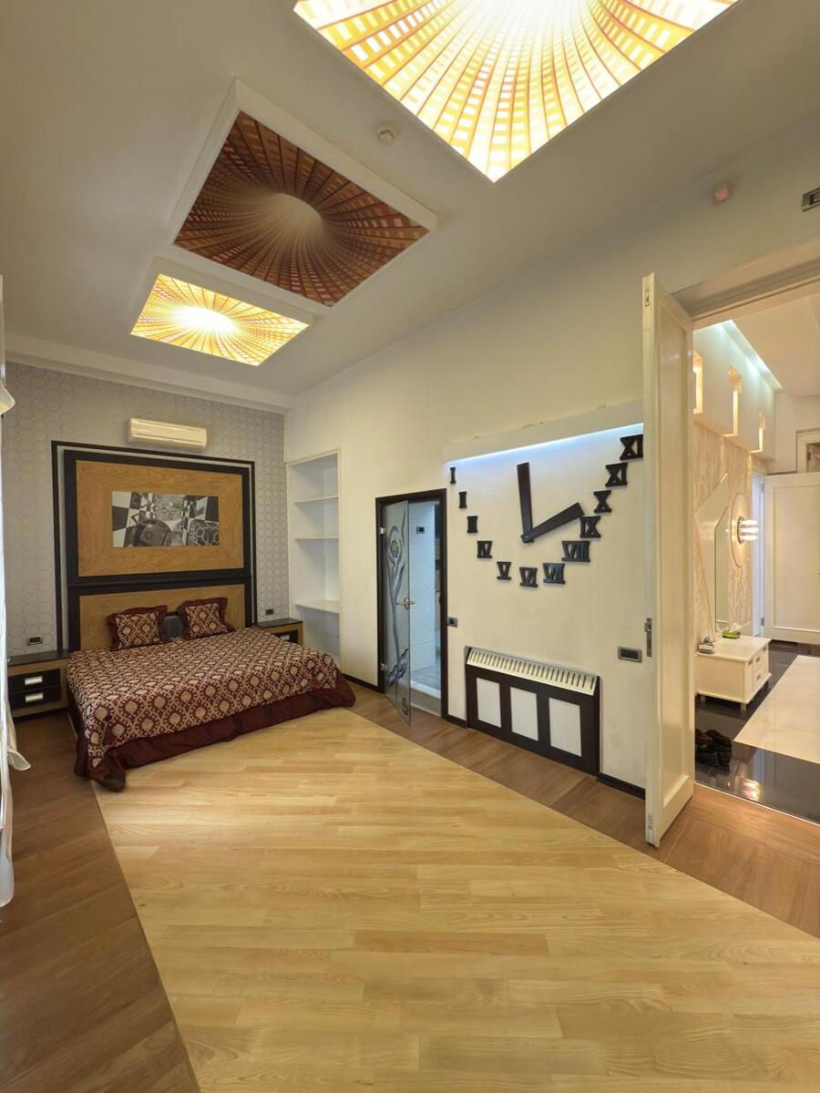Satılır 3 otaqlı köhnə tikili 180 m² — Mənzil, Bakı (7)
