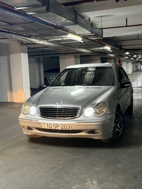 Mercedes C 200, 2.0 L, 2001 il, 245 450 km — Bakı