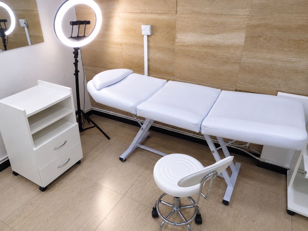 Cəmi 1 ay işlənib. 4 əşya (kuşetka, işıq, stul, tumbuçka) birlikdə 250 — Salon mebeli, Bakı