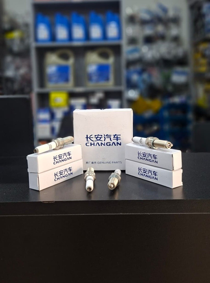 Alışdırma şamı Changan A05 və Unı-v — Bakı