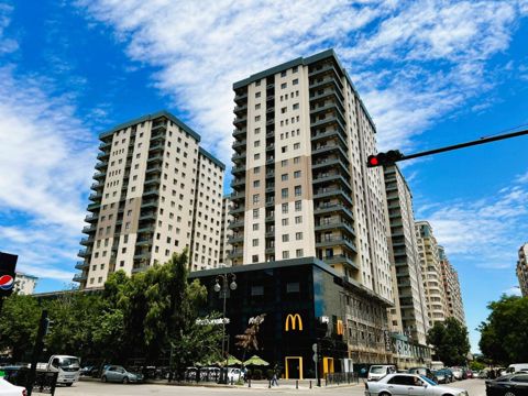 Satılır 4 otaqlı yeni tikili 192.5 m² — Bakı