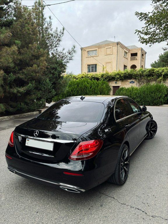Mercedes E 220 d, 2.0 L, 2018 il, 136 300 km — Avtomobillər, Bakı (10)