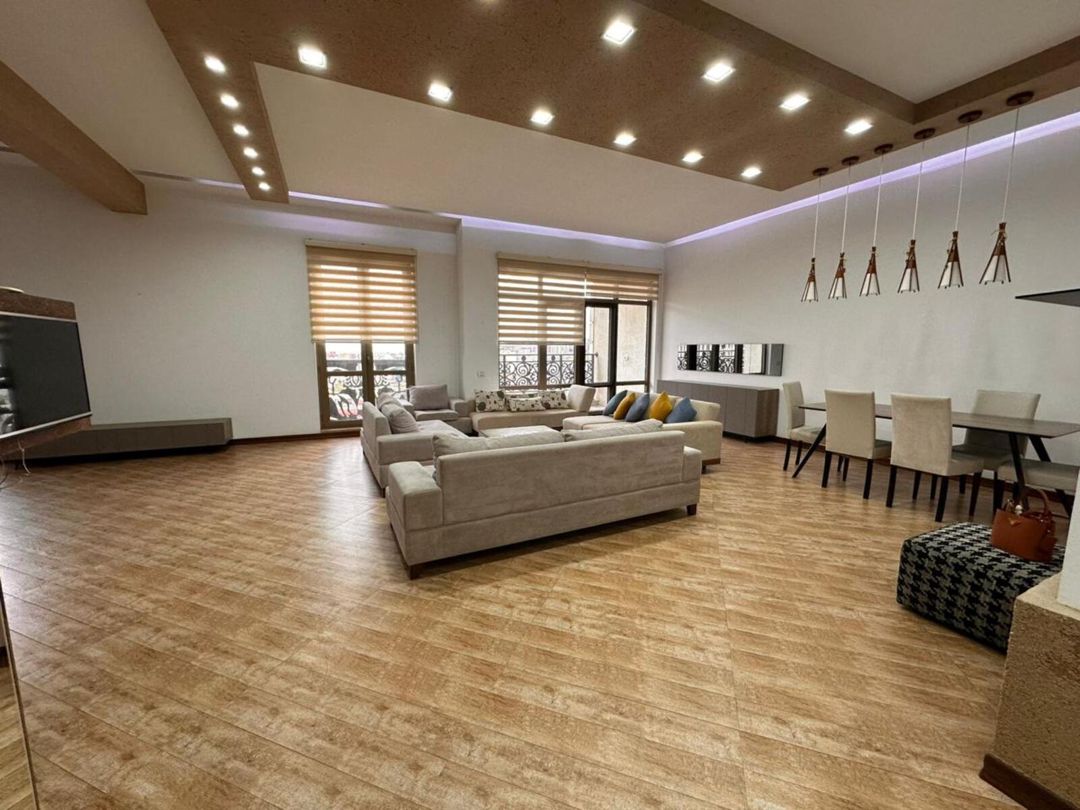 Satılır 4 otaqlı yeni tikili 230 m² — Mənzil, Bakı (2)