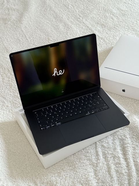 Apple Macbook Air 13'inch M5 16/512GB Midnight — Bakı