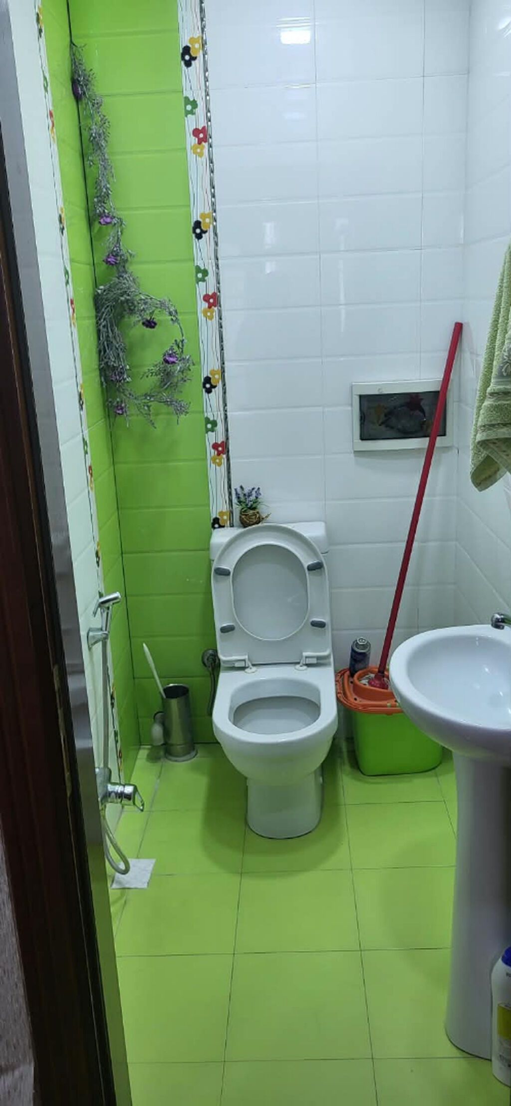 Nizami Rayonunda, Qara Qarayev Metrosunun Yanında 90 m² 2 Otaqlı — Mənzil, Bakı (6)