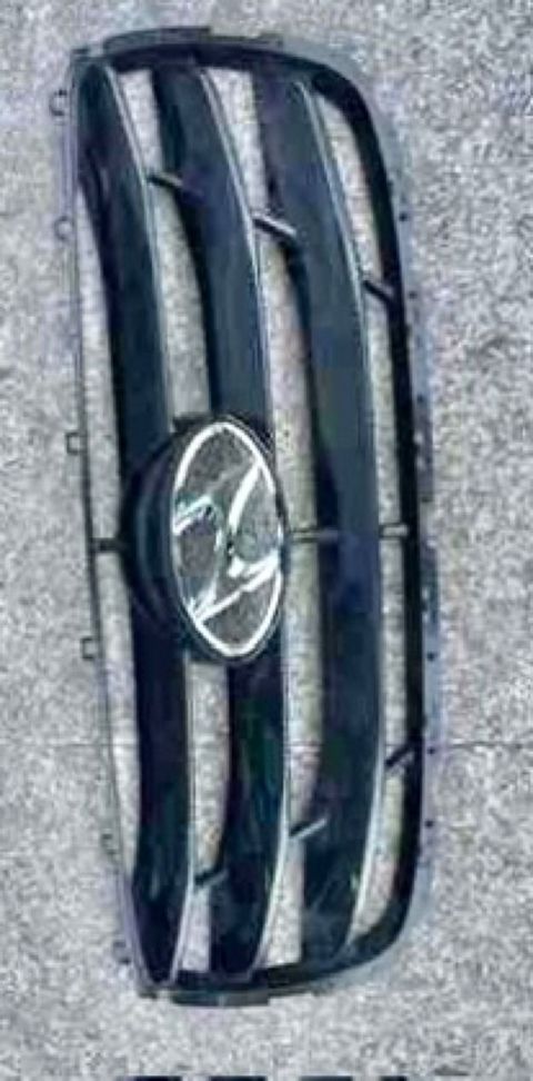 Hyundai Santa Fe 2011/2012 radiator barmaqlığı — 20 ₼ · Bakı · Ehtiyat hissələri və aksesuarlar Hyundai Santa Fe 2011/2012 radiator barmaqlığı — Bakı